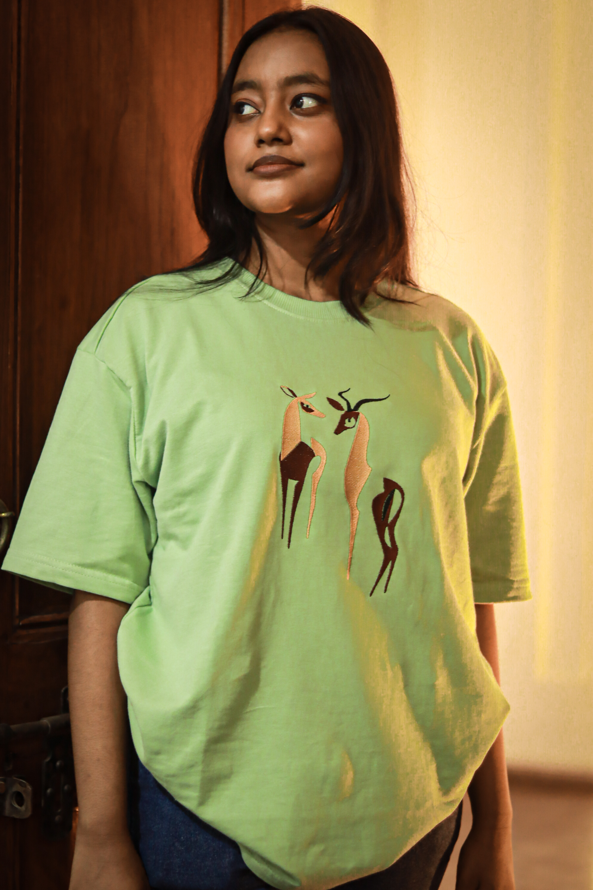 ANTELOPE MOTIF Sage green Oversized T-shirt _ Embroidered 